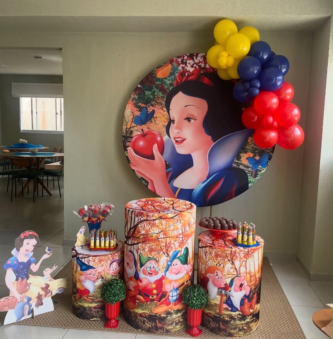 Decoração BRIO tema Branca de Neve montada